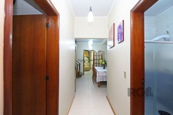 Casa em Porto Alegre, no bairro Tristeza, com 3 dormitório(s), e 3 banheiros, à 