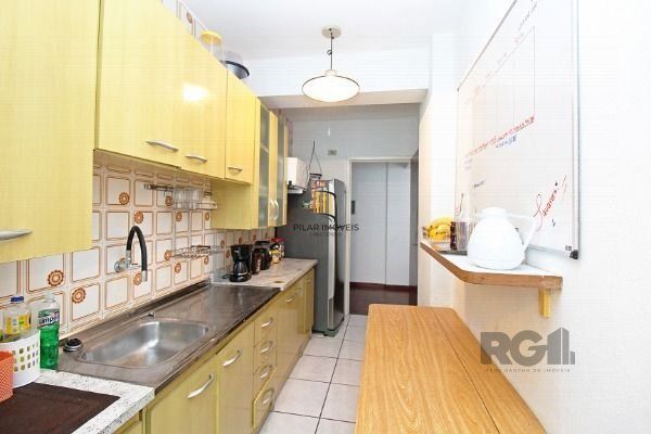 Apartamento em Porto Alegre, no bairro Cristal, com 2 dormitório(s), e 2 banheir