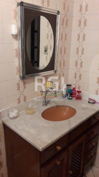 Casa para Venda - 190m², 3 dormitórios, sendo 1 suites, 2 vagas - Cavalhada