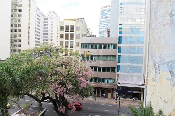 Conjunto/Sala em Porto Alegre, no bairro Centro Histórico, à venda.