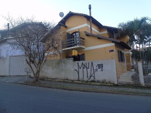 Casa para Venda - 306.3m², 3 dormitórios, sendo 1 suites, 2 vagas - Urubatã