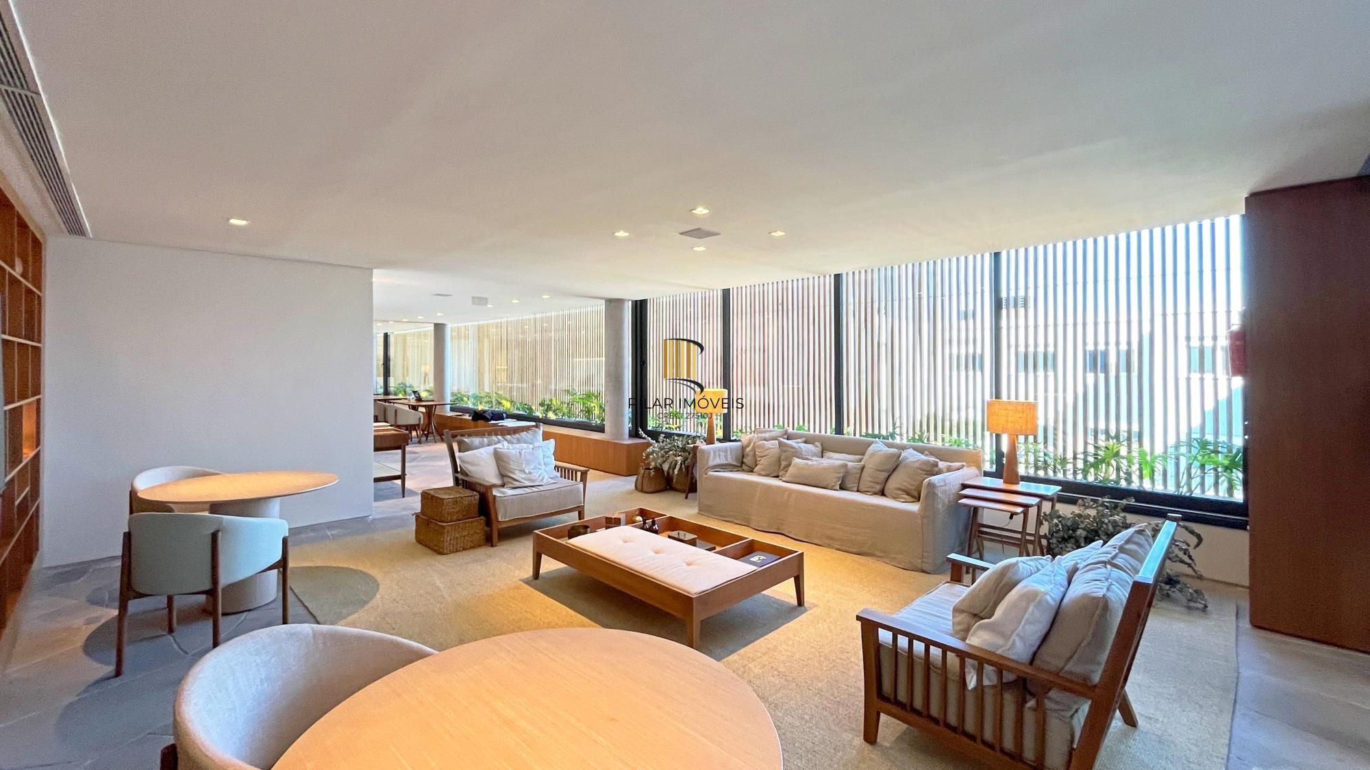 Belíssimo apartamento com projeto diferenciado e vista deslumbrante para o pôr do sol.