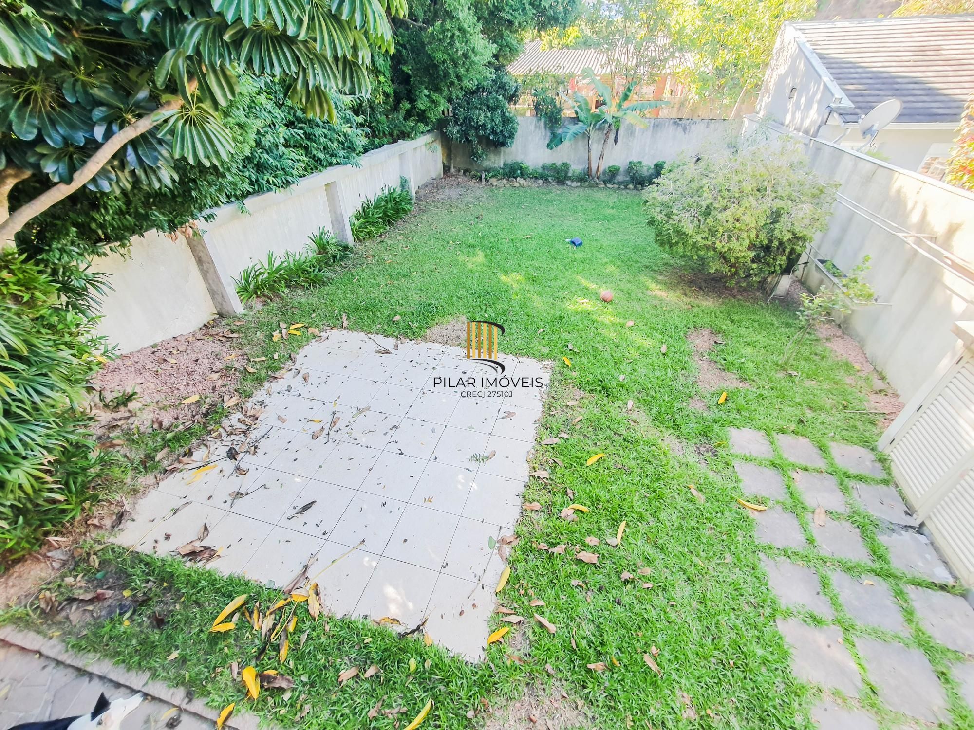 Linda e Ampla Casa com 4 dormitórios no Bairro Ipanema.