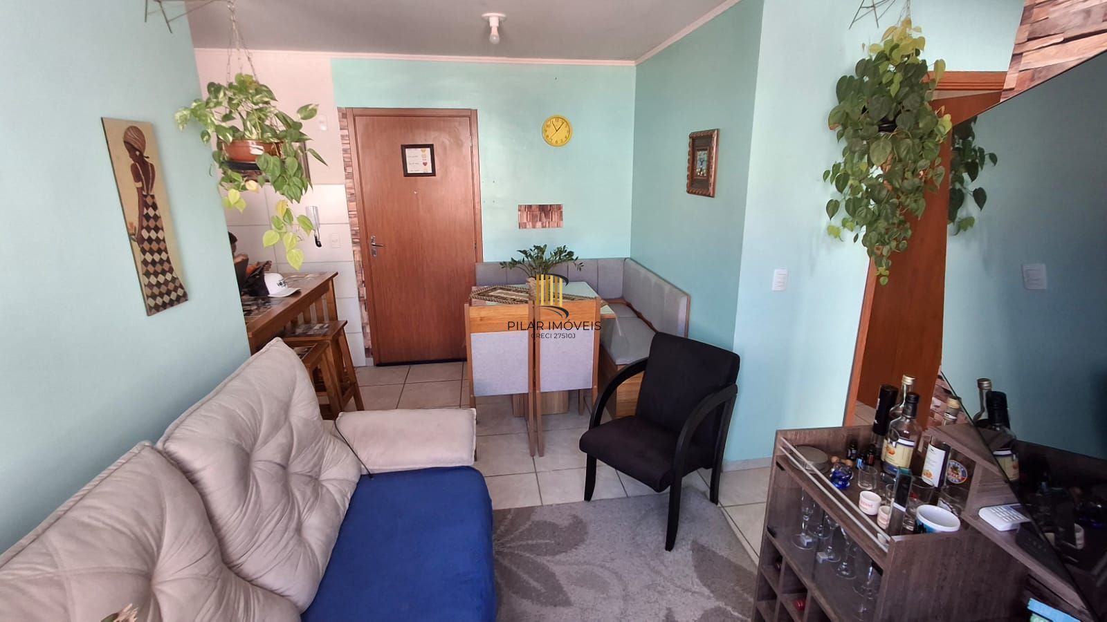Lindo apartamento com 2 dormitórios no Bairro Chapéu do Sol.