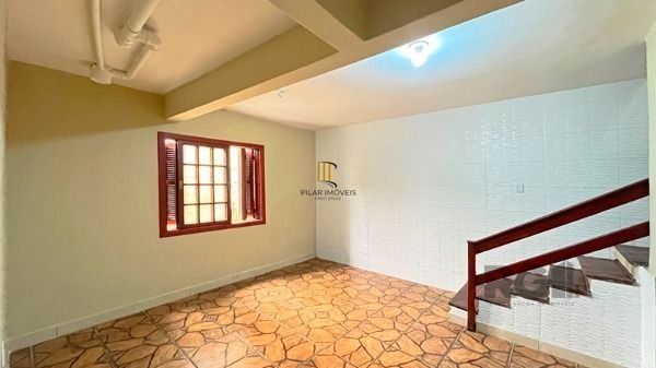 Casa em Porto Alegre, no bairro Vila Nova, com 2 dormitório(s), à venda.