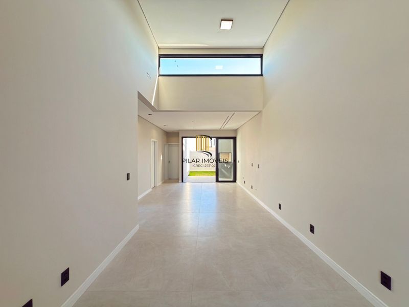 Espetacular Residência térrea com 3 dormitórios no bairro Hípica.