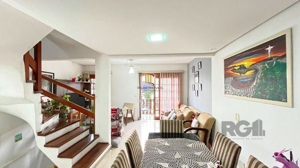 Casa em Porto Alegre, no bairro Ipanema, com 3 dormitório(s), e 3 banheiros, à v