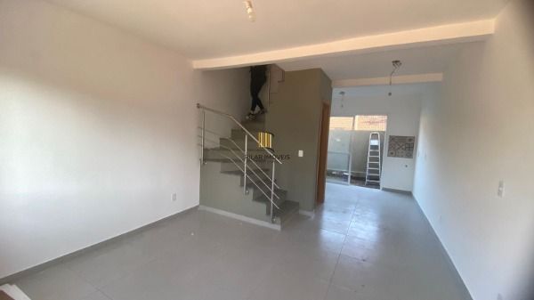 Casa Condominio em Porto Alegre, no bairro Vila Nova, com 2 dormitório(s), e 2 b