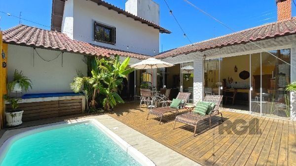 Casa 4 dormitórios à venda Camaquã Porto Alegre/RS