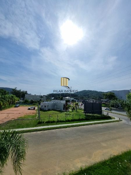 Apartamento em Porto Alegre, no bairro Hípica, com 3 dormitório(s), e 3 banheiro