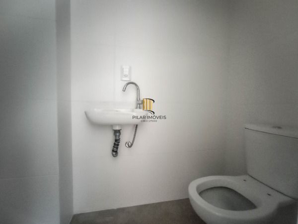 Cobertura para Venda - 346.66m², 3 dormitórios, sendo 3 suites, 4 vagas - Vila A