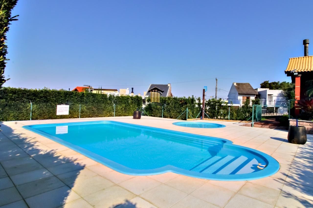 Espetacular Casa de Condomínio com 3 suítes, Piscina com aquecimento