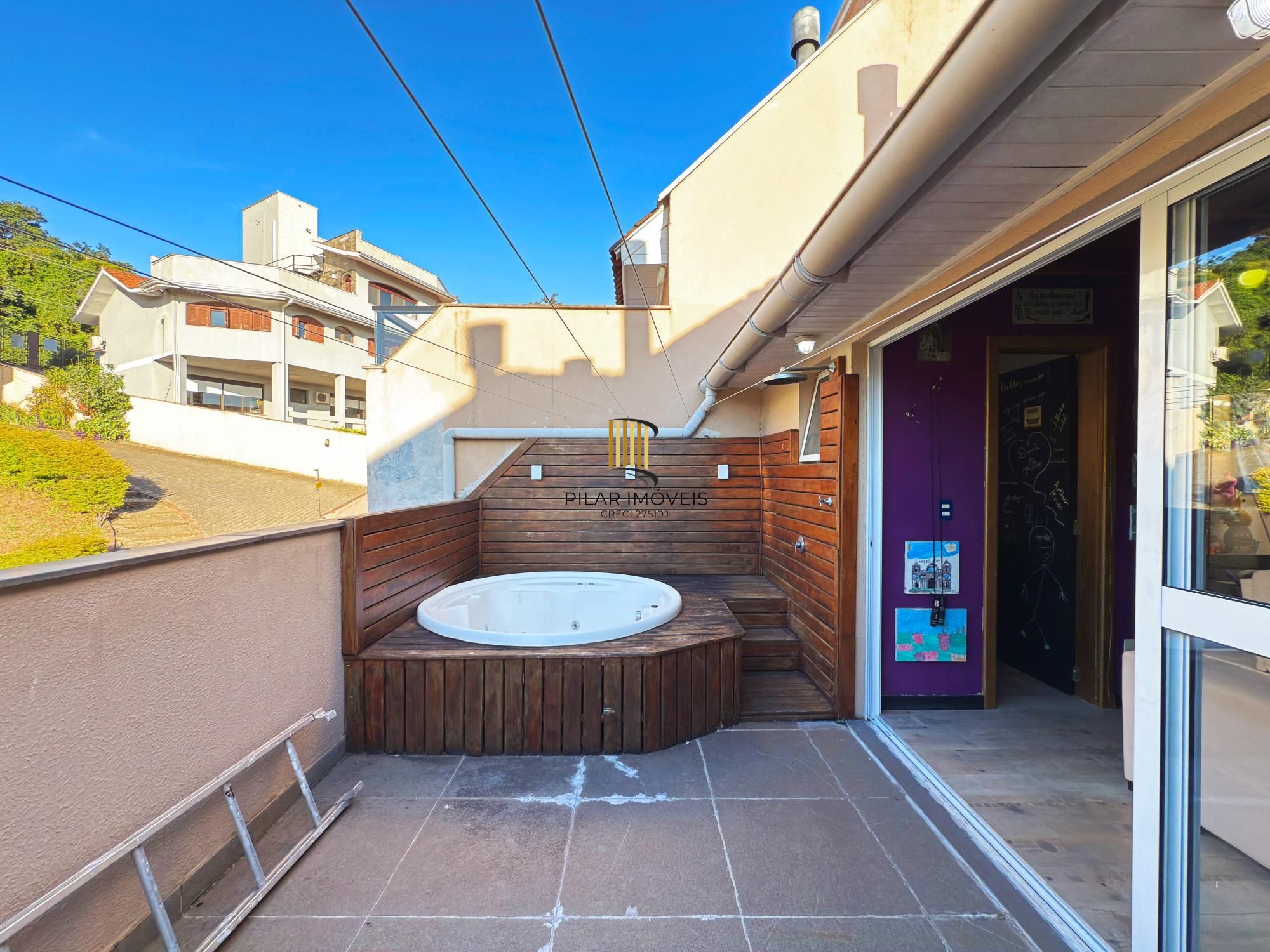 Casa de Condomínio 3 dormitórios no bairro Pedra Redonda