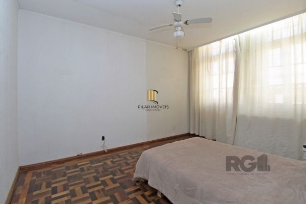 Casa em Porto Alegre, no bairro Floresta, com 3 dormitório(s), e 3 banheiros, à