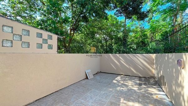 Residência no bairro Guarujá, com 3 dormitório(s), e 3 banheiros, à venda.