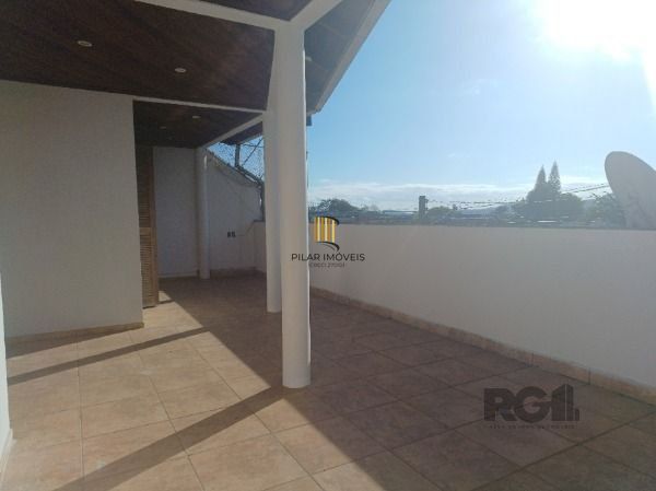 Casa em Porto Alegre, no bairro Restinga, com 4 dormitório(s), e 4 banheiros, à 