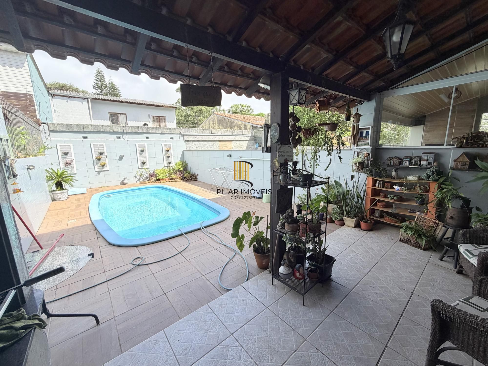 Casa 4 dormitórios no bairro Serraria