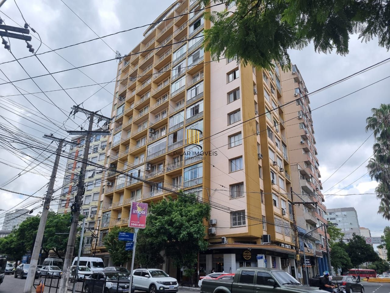 Amplo apartamento, em localização privilegiada no Bom Fim.