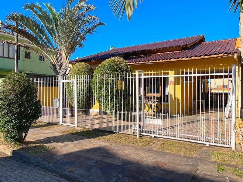 Residência com 2 dormitórios no  Residencial Jardins do Prado.