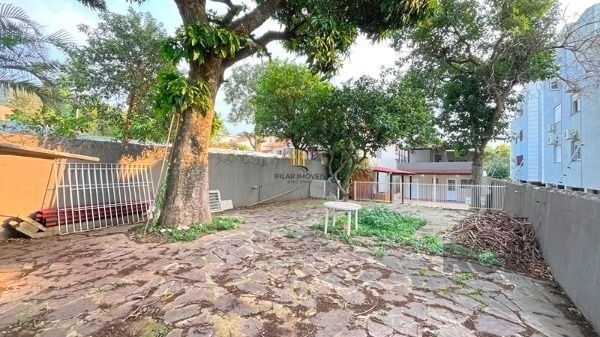 Casa para Venda - 240m², 4 dormitórios, 3 vagas - Nonoai