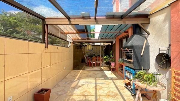 Apartamento em Porto Alegre, no bairro Medianeira, com 3 dormitório(s), e 3 banh