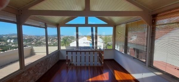 Sobrado para Venda - 246.69m², 3 dormitórios, sendo 1 suites, 2 vagas - Vila Nov