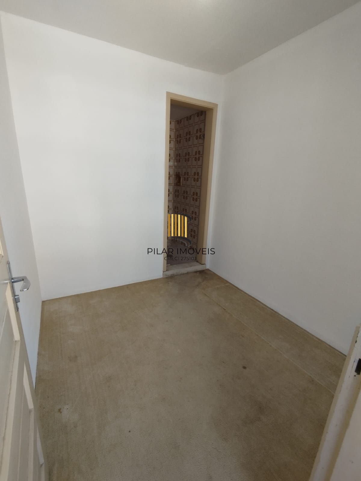 Apartamento 2 dormitórios, closet, 2 banheiros, dep. empregada vista, para o Gua