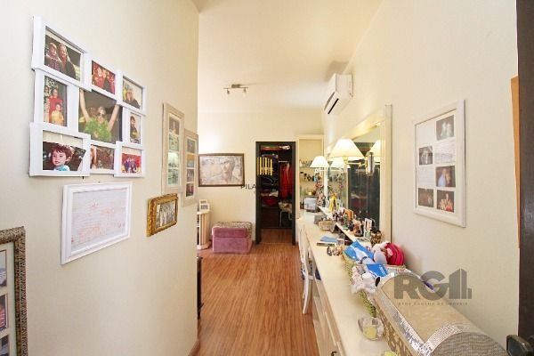 Casa Condominio em Porto Alegre, no bairro Cavalhada, com 4 dormitório(s), e 4 b