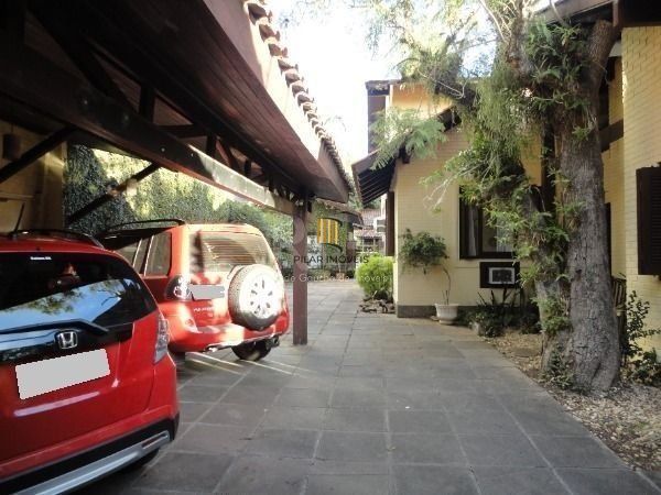 Casa para Venda - 683.64m², 4 dormitórios, sendo 3 suites, 6 vagas - Tristeza