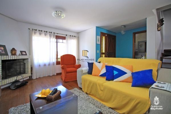 Casa para Venda - 205m², 3 dormitórios, sendo 1 suites, 2 vagas - Altos Do Ipê