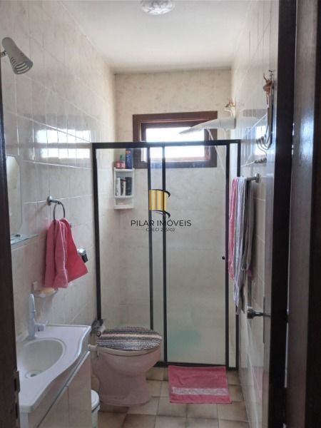 Casa para Venda - 228m², 4 dormitórios, sendo 2 suites, 3 vagas - Medianeira