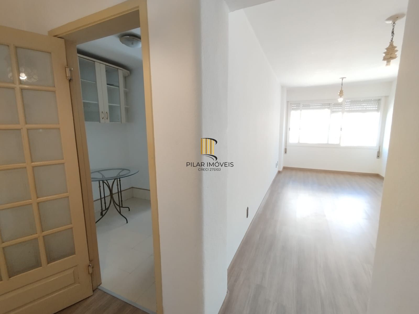 Apartamento 2 dormitórios, closet, 2 banheiros, dep. empregada vista, para o Gua