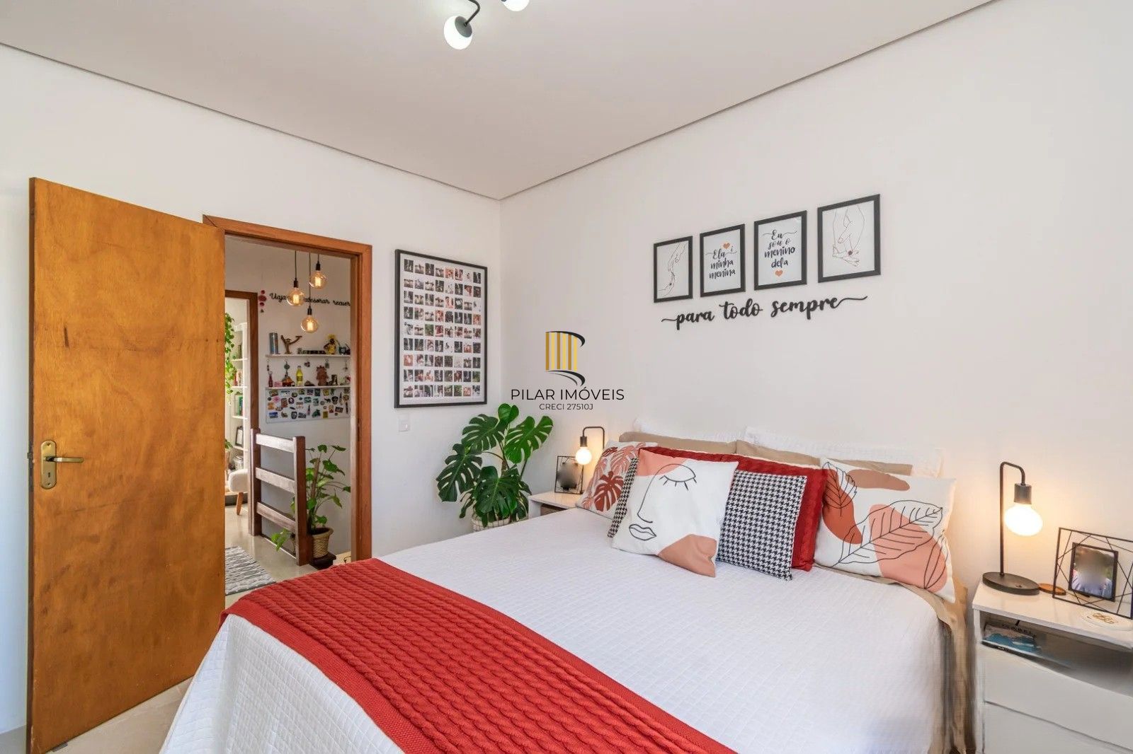 Excelente sobrado, semimobiliado,  com 77m², 2 dormitórios e 1 vaga de garagem. À venda no Hípica Boulevard – Zona Sul.