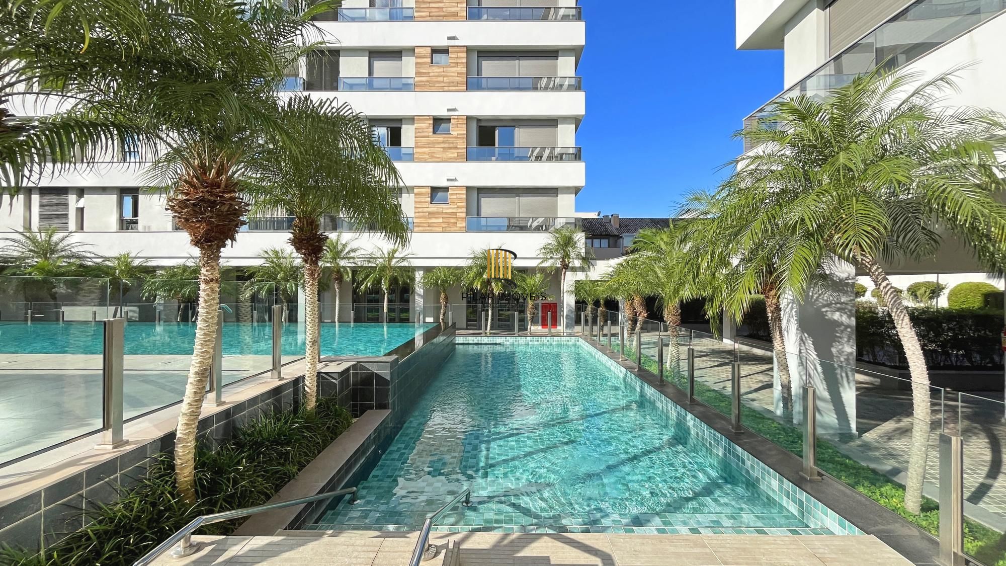 Apartamento NOVO, 100% mobiliado, com 149,84m² de área privativa, 3 suítes e 2 vagas de garagem.