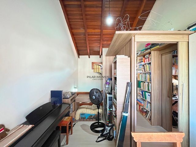 Ótima Residência com 3 dormitórios á venda no Bairro Ipanema.