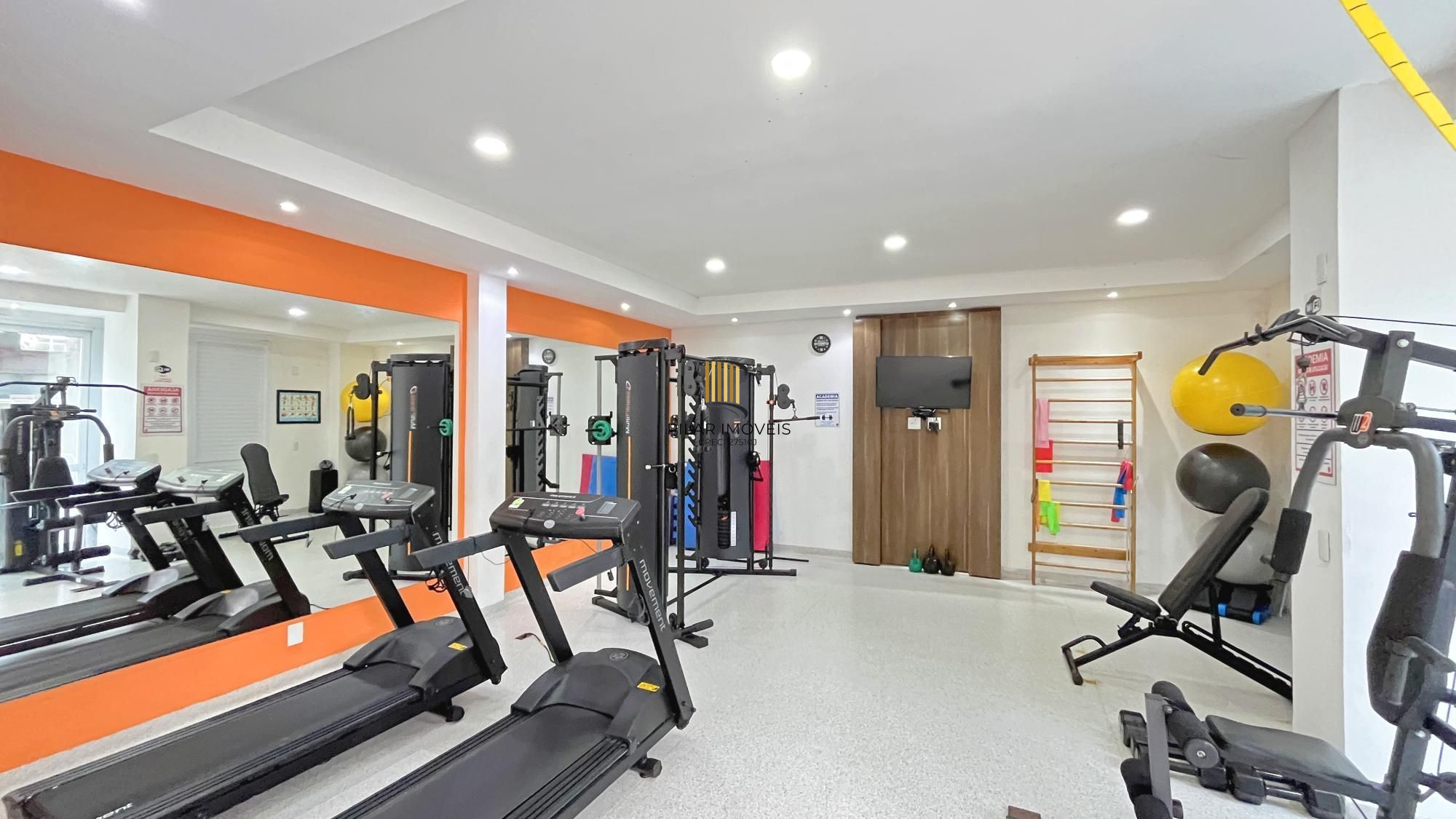 Apartamento em Porto Alegre, no bairro Tristeza, com 2 dormitório(s), e 2 banhei