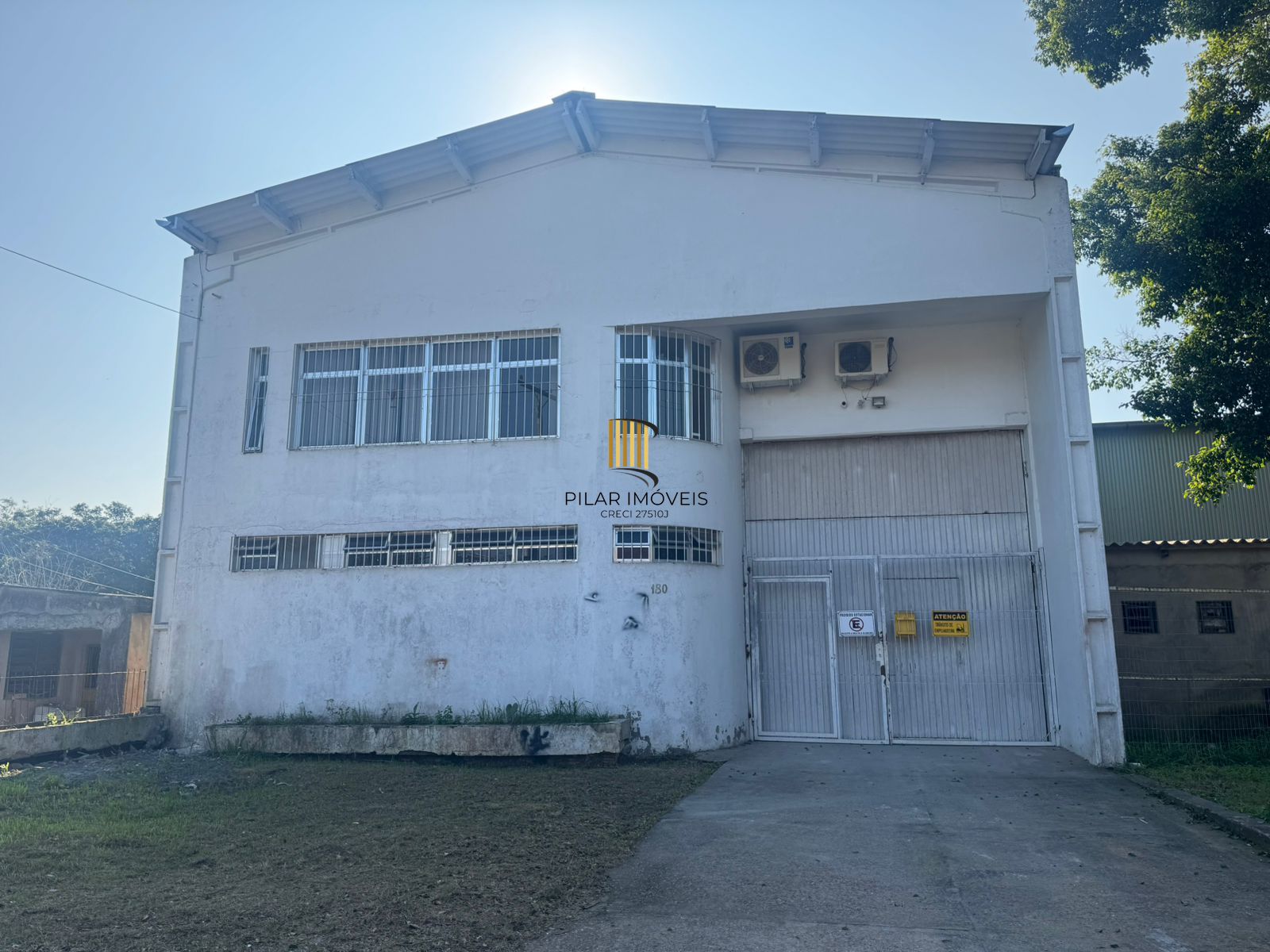 Oportunidade - Pavilhão na Vila Nova - 100m da Av. Vicente Monteggia- 550m² priv