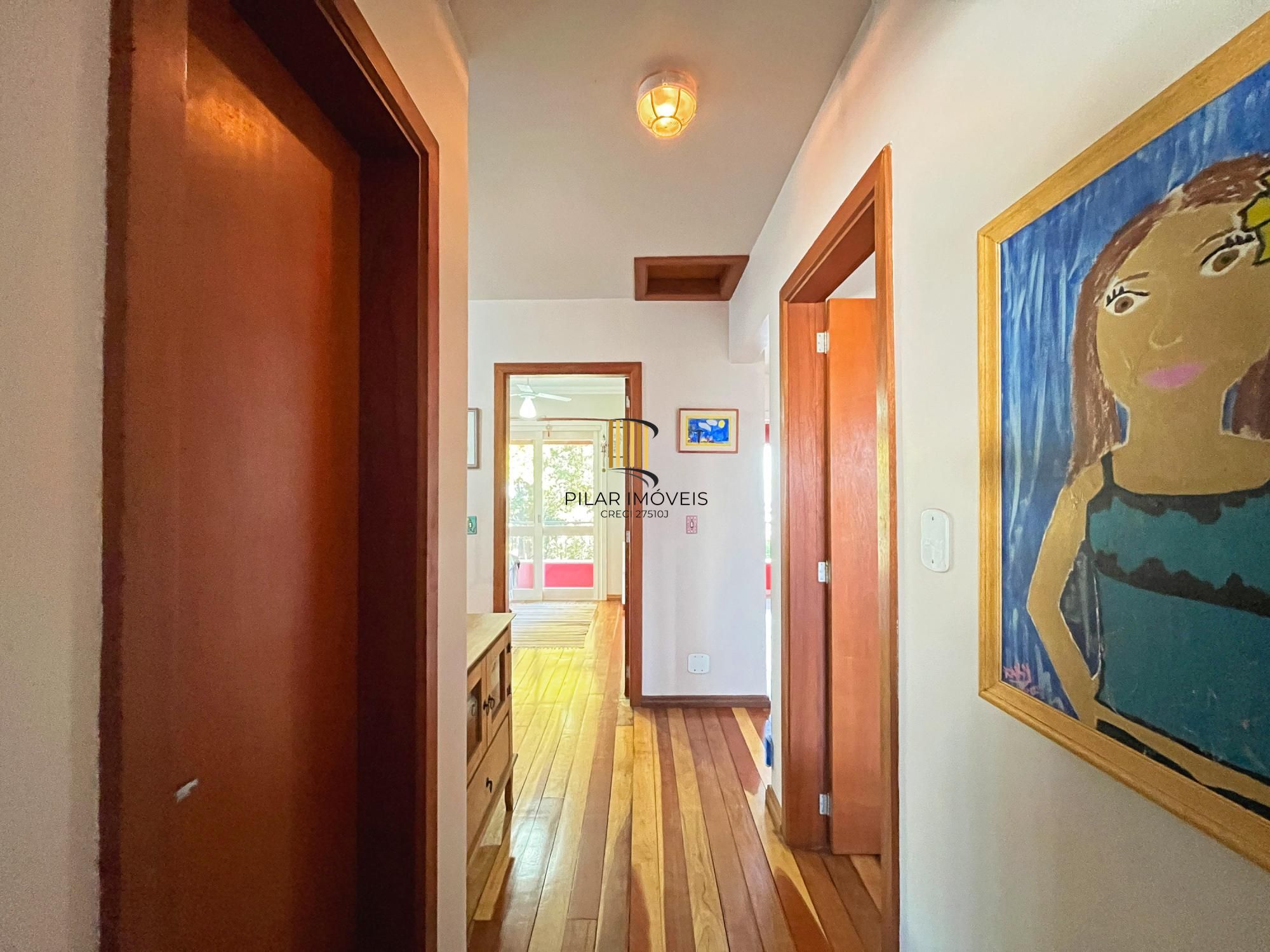 Casa 4 dormitórios no bairro Ipanema