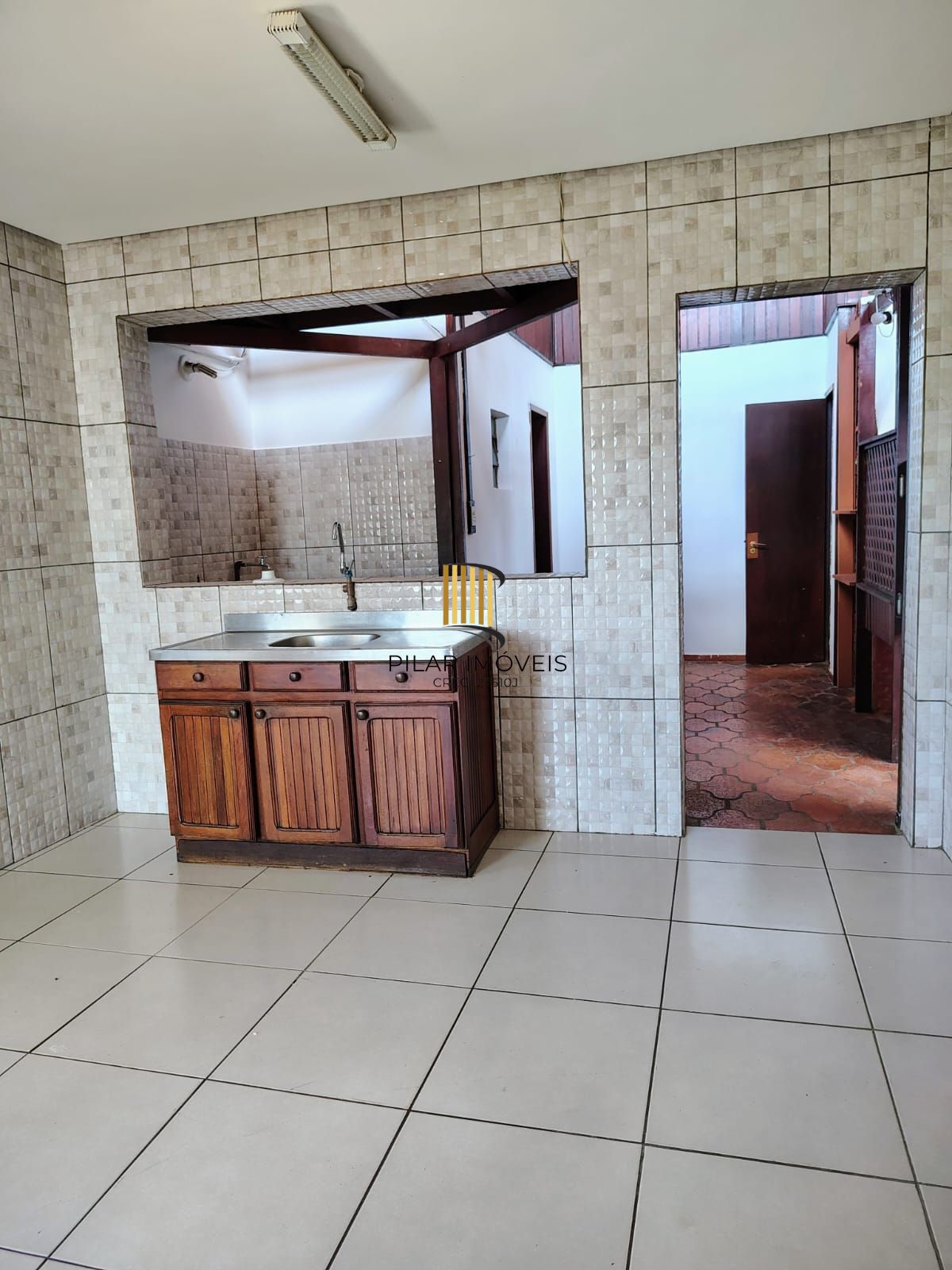 Residência com 3 dormitórios sendo 1 suíte á venda bairro Medianeira