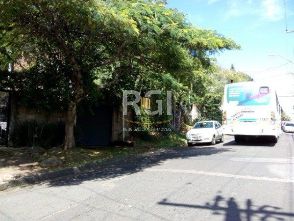 Terreno em Porto Alegre, no bairro Tristeza, à venda.