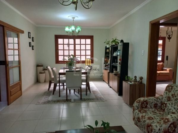 Casa para Venda - 200m², 4 dormitórios, sendo 1 suites, 4 vagas - Ipanema
