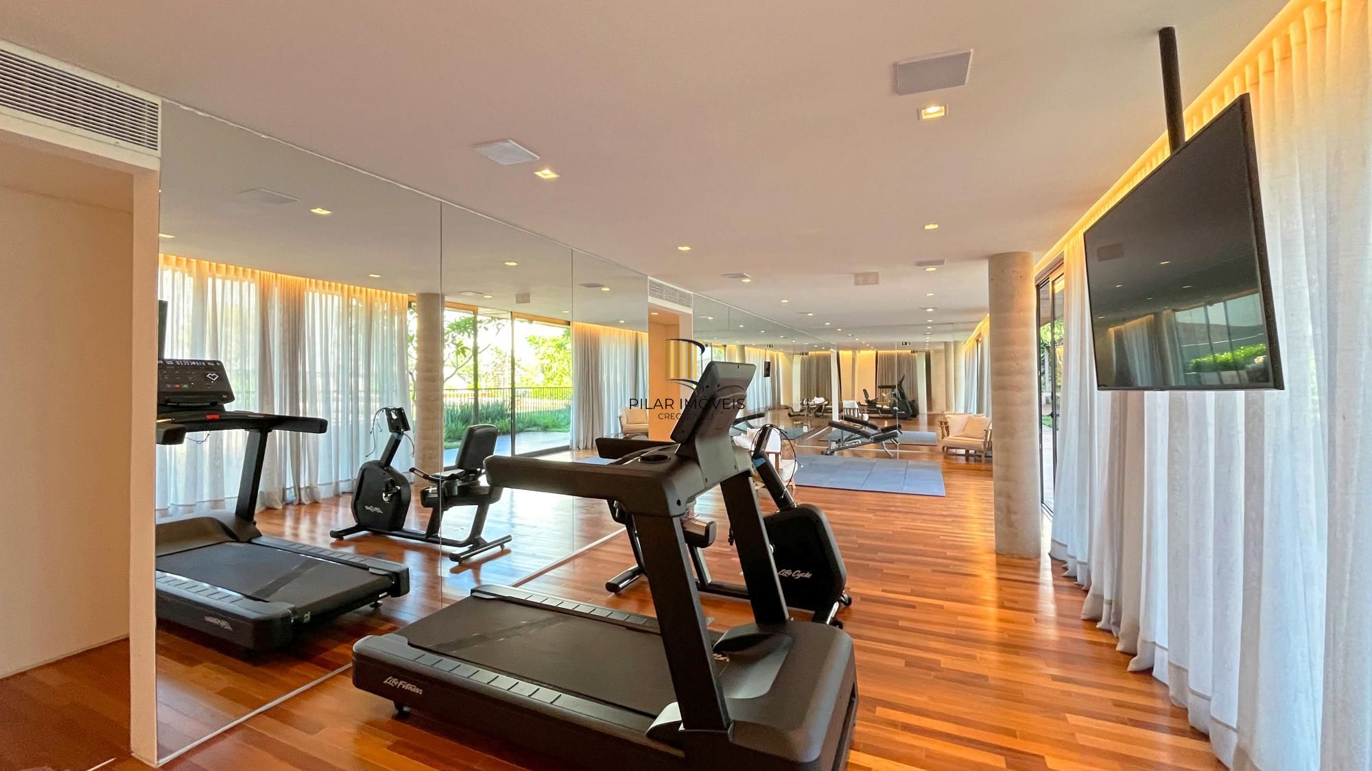 Belíssimo apartamento com projeto diferenciado e vista deslumbrante para o pôr do sol.