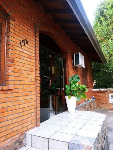 Casa para Venda - 110m², 4 dormitórios, sendo 1 suites, 1 vaga - Teresópolis