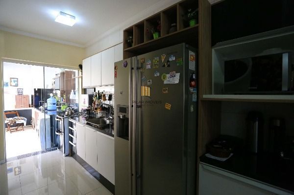 Casa para Venda - 140.73m², 3 dormitórios, sendo 2 suites, 2 vagas - Jardins Do 