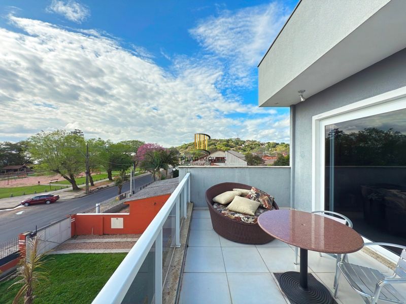 Casa com vista para o Rio e 3 dormitórios