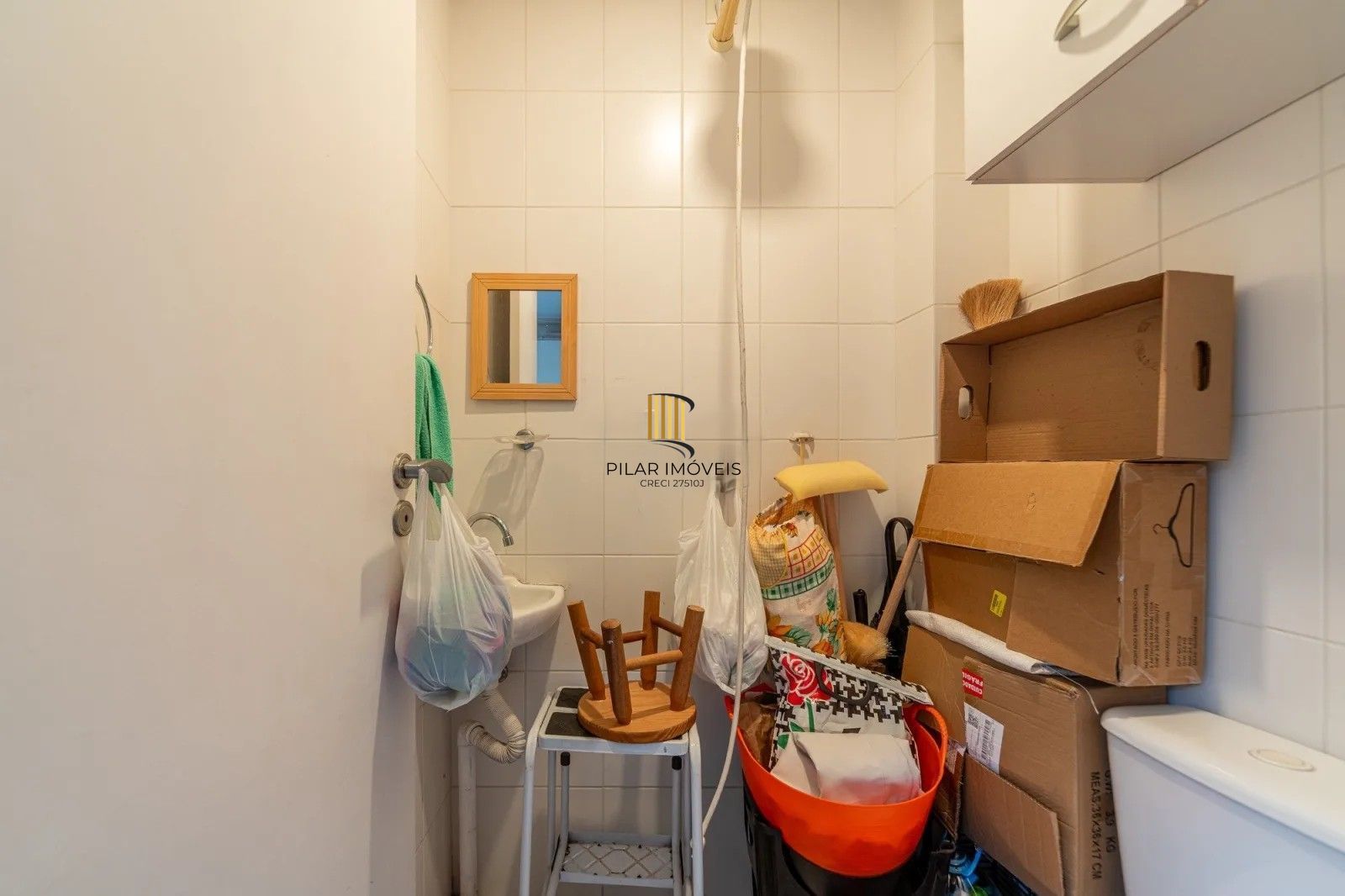 Belíssima casa em condomínio com 218,3m² com 4 dorm., 2 suítes e 2 vagas. Situada no charmoso Residencial Terra Mater.