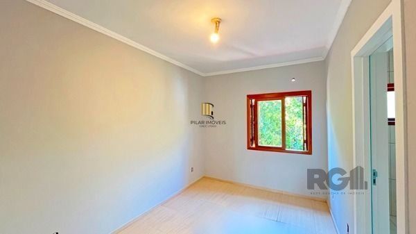 Residência no bairro Guarujá, com 3 dormitório(s), e 3 banheiros, à venda.