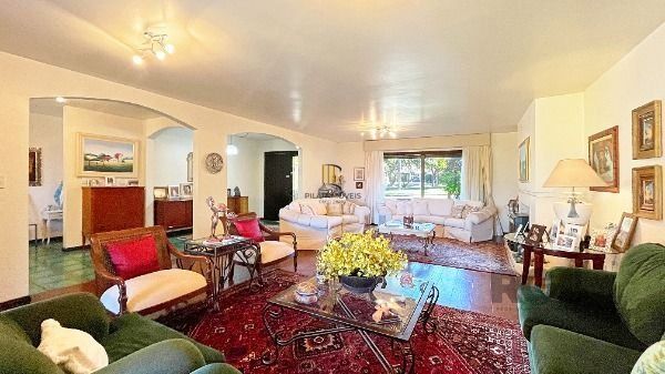 Casa Condominio em Porto Alegre, no bairro Cavalhada, com 4 dormitório(s), e 4 b