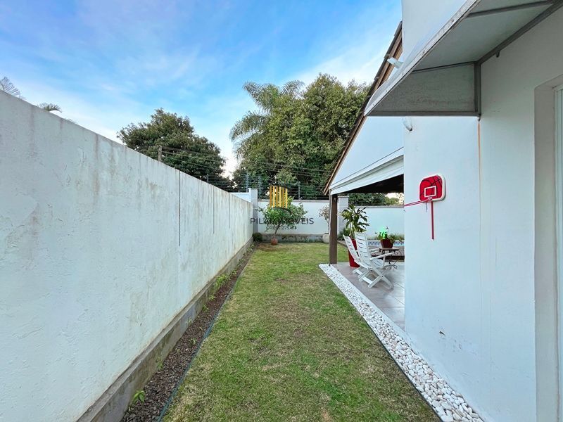 **Residência á venda no Condomínio Mountain ville  RS**