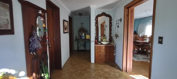 Casa em Porto Alegre, no bairro Jardim Isabel, com 5 dormitório(s), e 5 banheiro